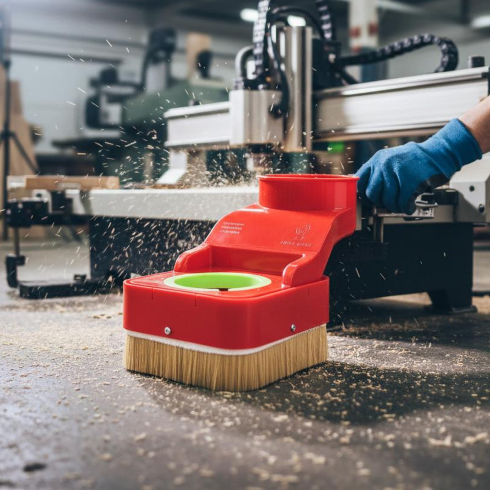 Brosse anti-poussière pour rou - Vacuum Woodworking avis et prix