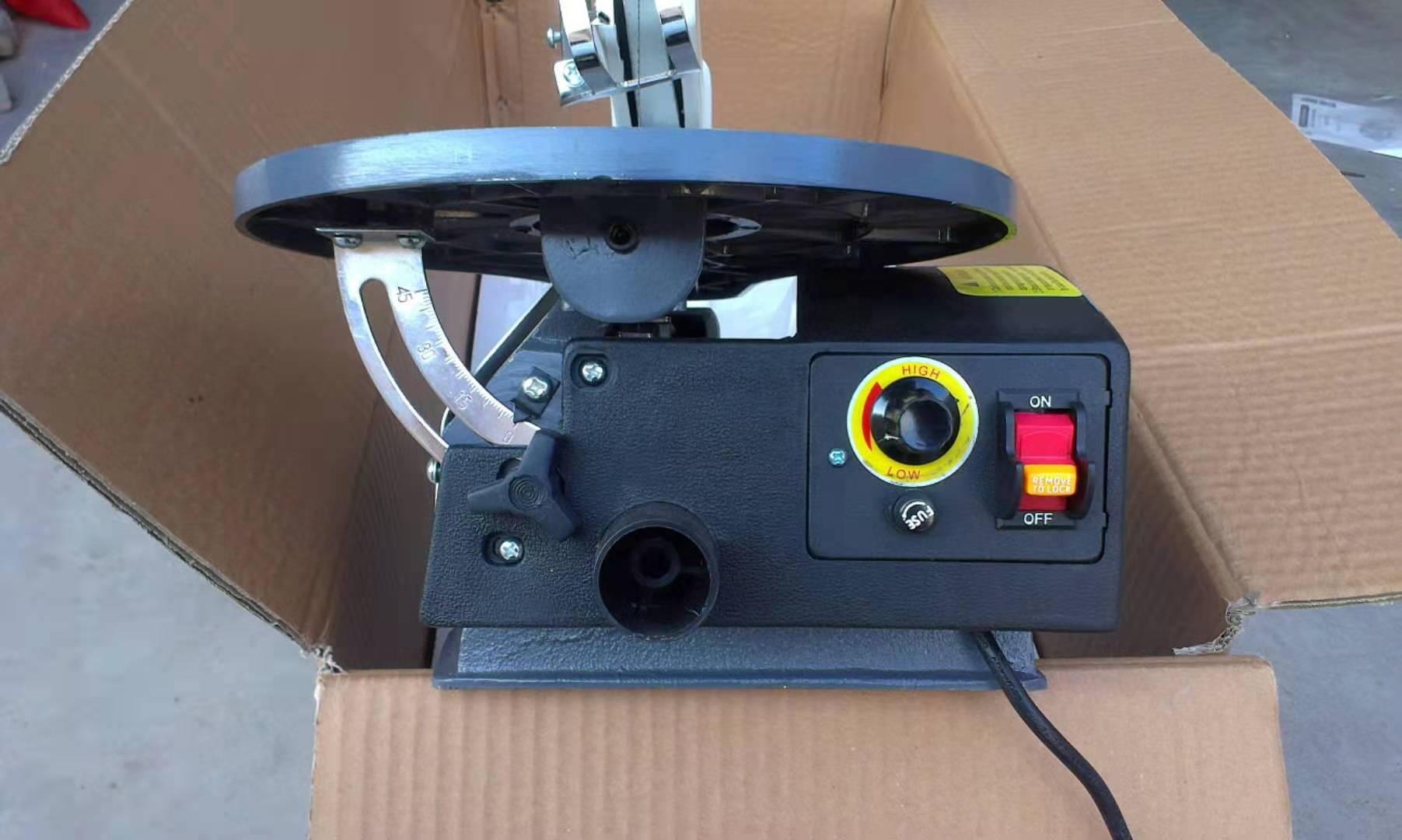 Machine industrielle de découp - Woodworking Industries avis et prix